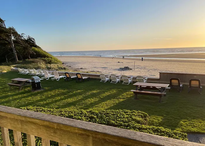Schooner\'S Cove Inn