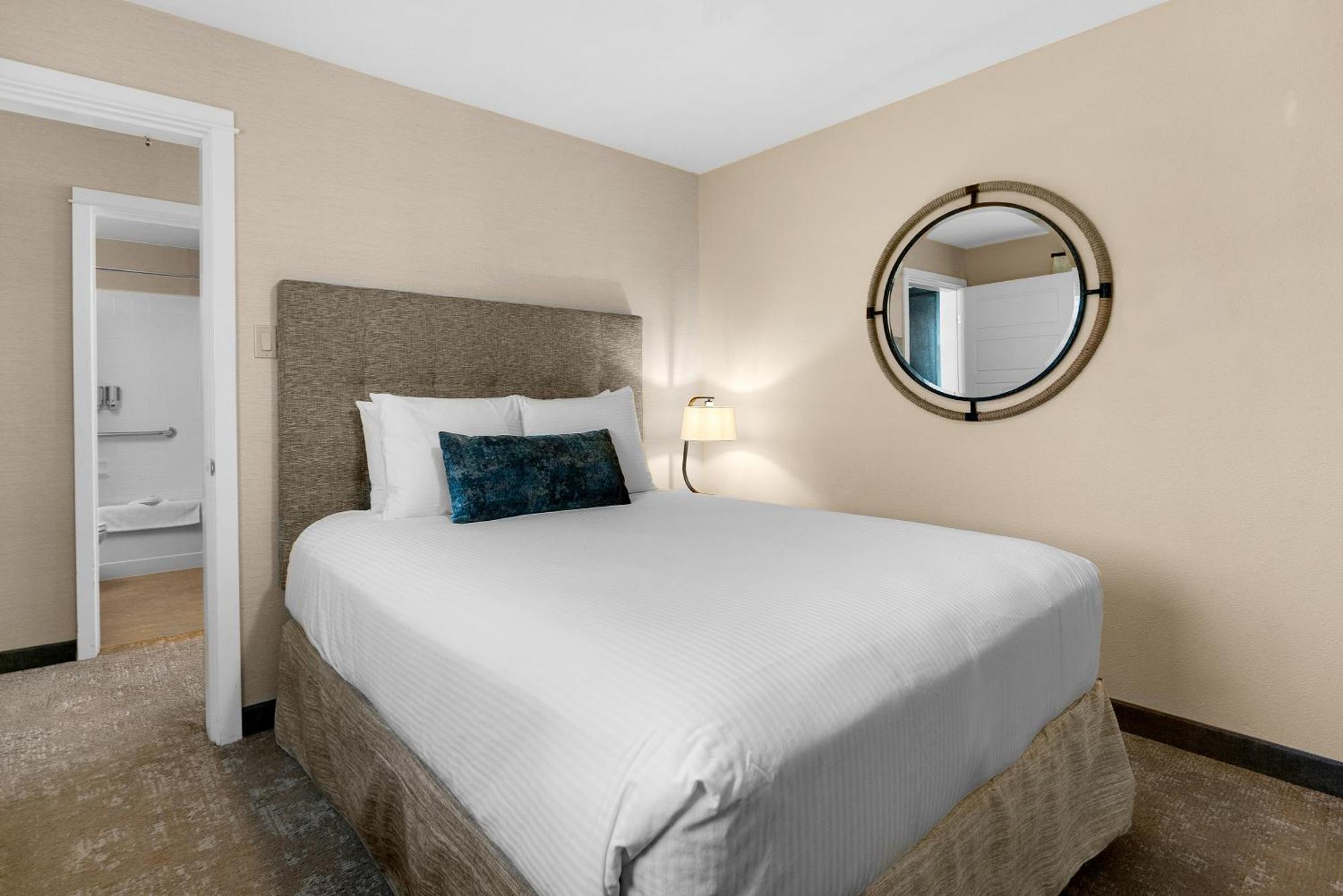 Schooner's Cove Hotel 3*